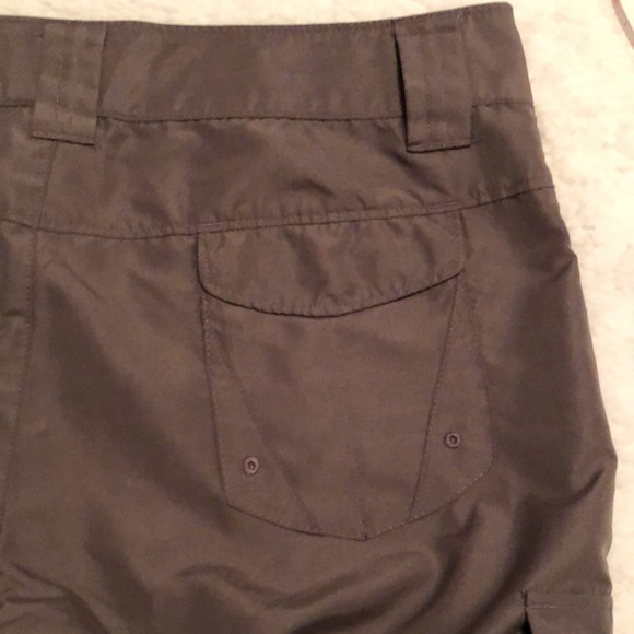Columbia Omni Shade Taupe Capri hiking pants, size 4 - Picture 8 of 10